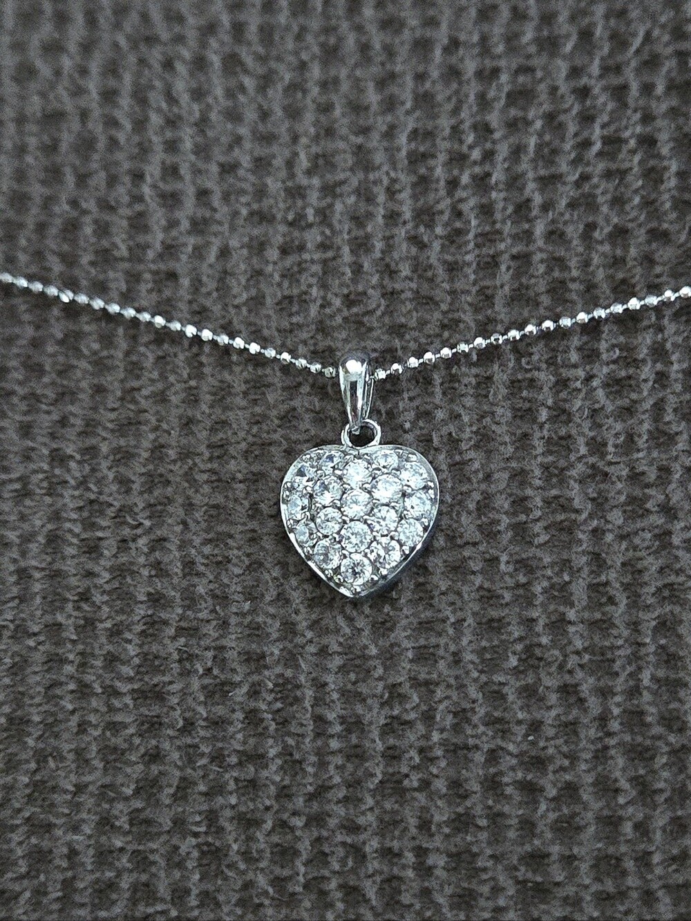 Ava Ro🚣 Silver🤍 Pave Heart❤ Pendant Necklace - Picture 6 of 16